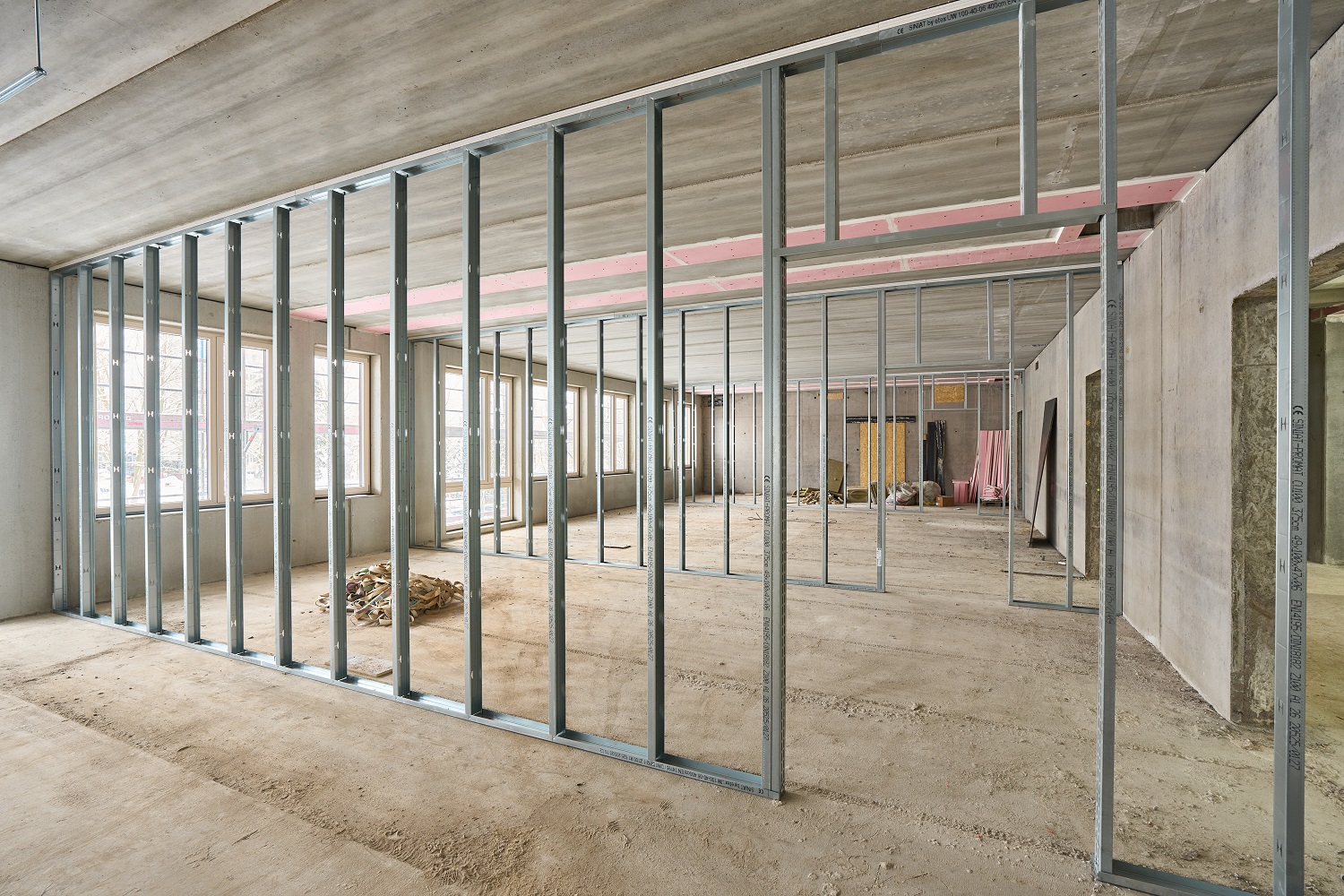 	Trockenbauschienen für mehrere Räume aufgestellt