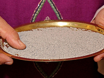 Vorsicht beim Aschenkreuz