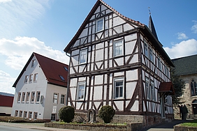 Ehemaliges Pfarrhaus und Gemeindehaus in Pfaffschwende Ehemaliges Pfarrhaus und Gemeindehaus in Pfaffschwende