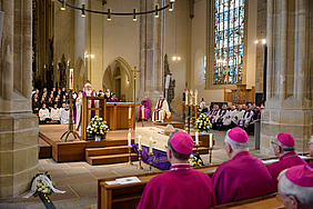 Erfurter Dom während eines Gottesdienstes