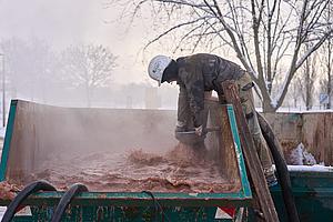 Anhänger mit Wasser