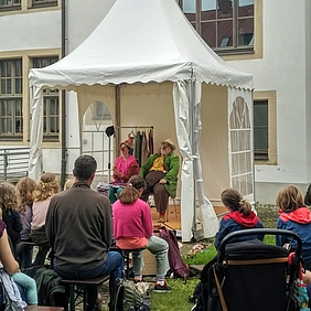 Gefühle-Check, Clownstheater und Gespräche