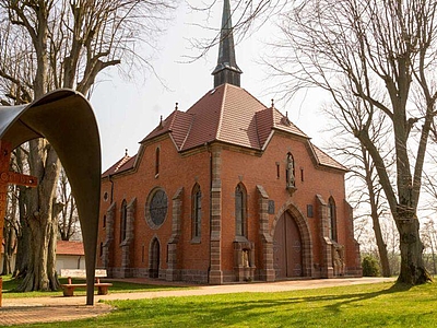 Dreimal um die Kapelle