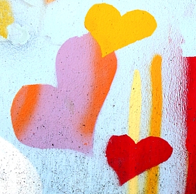 Graffito bunte Herzen