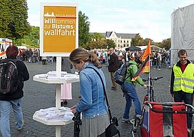 "Gott denkt und handelt allumfassend, darum muss auch unser Denken und Handeln weit sein"