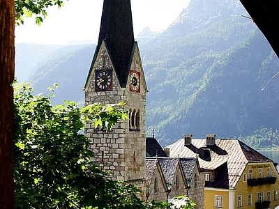 Die Kirche bleibt im Dorf!