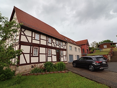 Ehemaliges Pfarrhaus und Gemeindehaus in Weißenborn-Lüderode