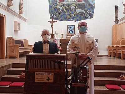 Wenn in der Kirche die Orgel gedreht wird