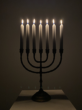 Menora (Siebenarmiger Leuchter)