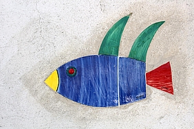 bunter Keramikfisch