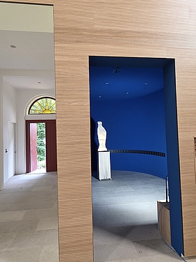 Blick in die blaue Marienkapelel