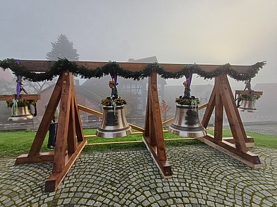 Neue Bronzeglocken in einem Eichsfelder Dorf