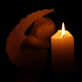 Weltweites Kerzenband am Sonntagabend