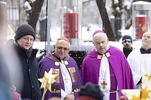 Gd Kerze Anzuenden Domstufen Adv 34369